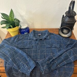 Patagonia Blue Checkered Men's Shirt Jacket